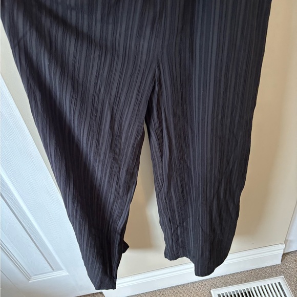 MINKPINK Black Ruffle Textured Contrast Stitch Jumpsuit Size XS - Picture 3 of 11